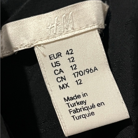 H&M Black Ruffled Off-Shoulder Top - Picture 6 of 6